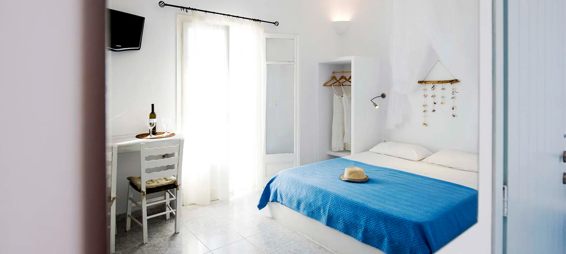 Venias Guest House_Pollonia Milos